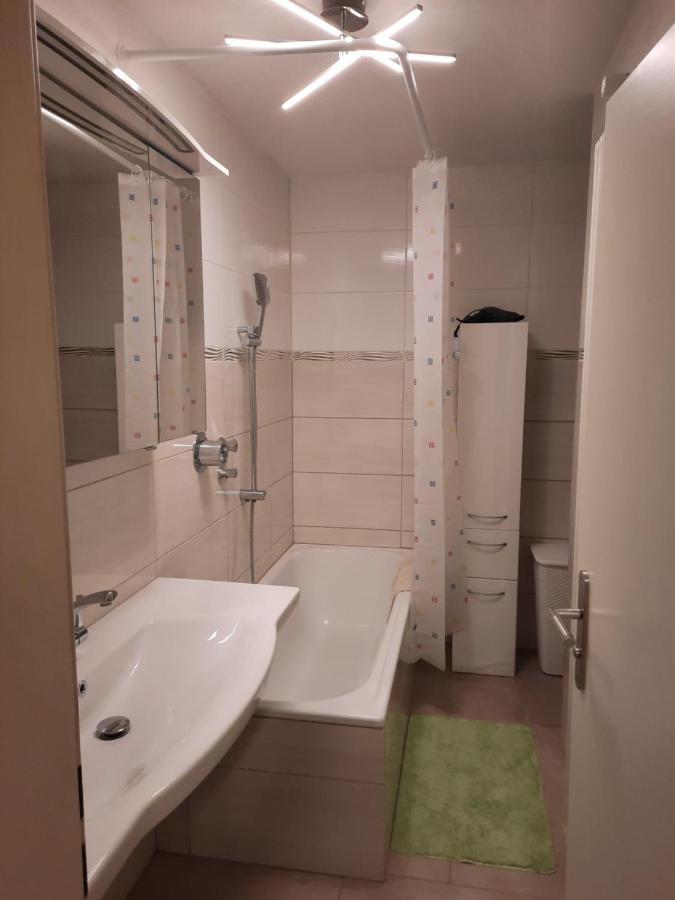 Moderne 3Zimmer Wohnung, In Koenigsbrunn Bei Augsburg Bagian luar foto
